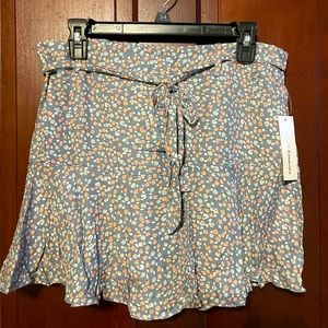 Urban Romantics skirt. Size large.